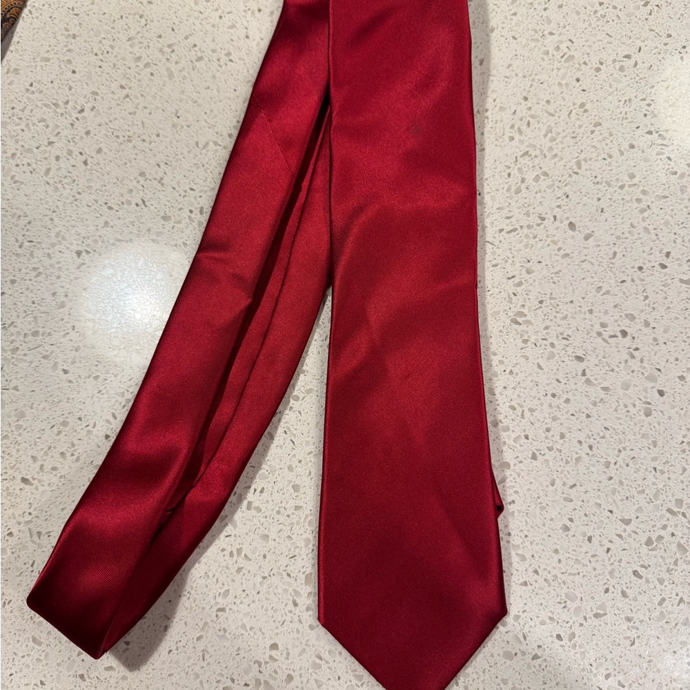 Joseph & Feiss Gold Men’s Standard Adult Elegant Red Polyester Tie - Picture 2 of 9
